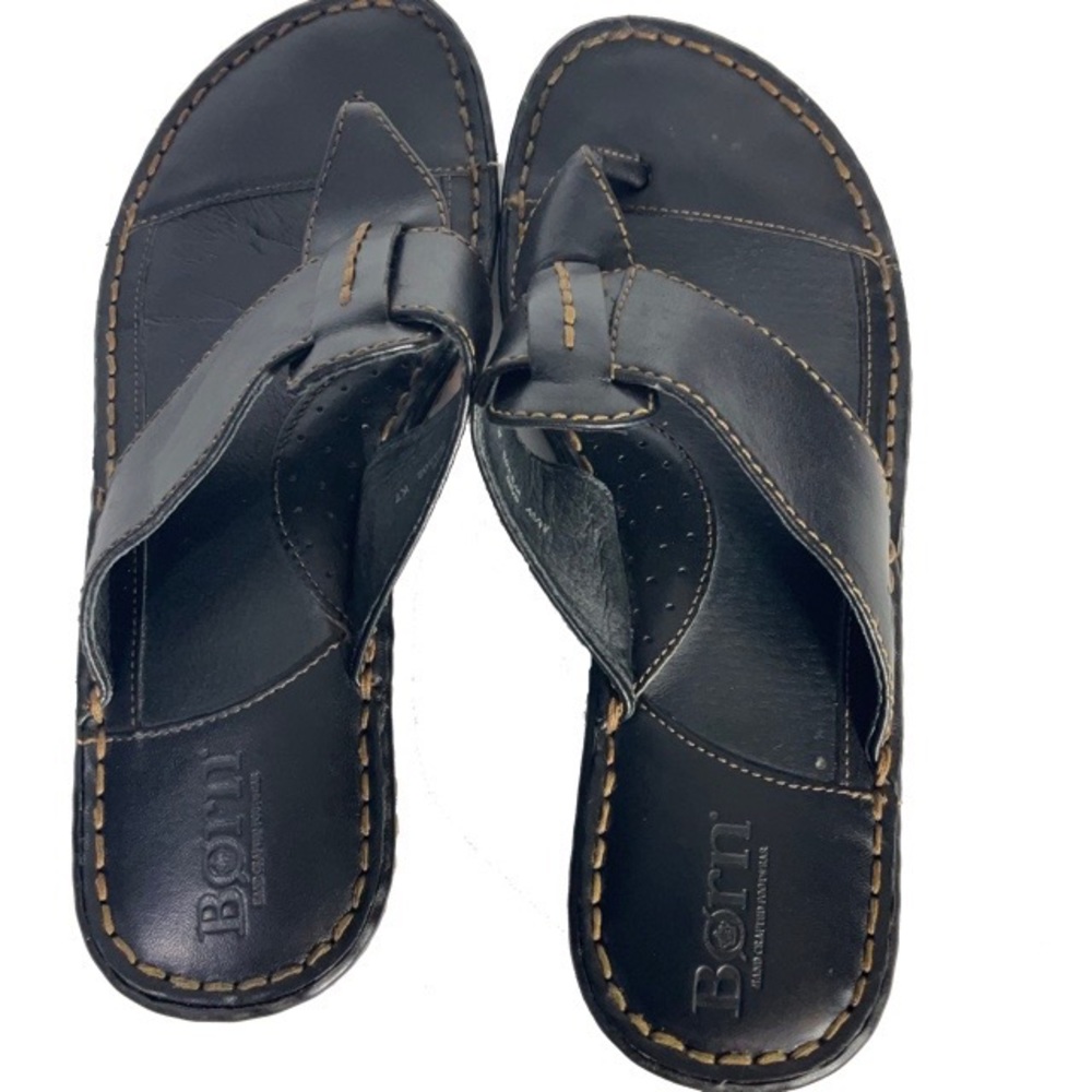 Born Black Leather Between Toe Sandals Gently Used & In Great Condition; Size 8